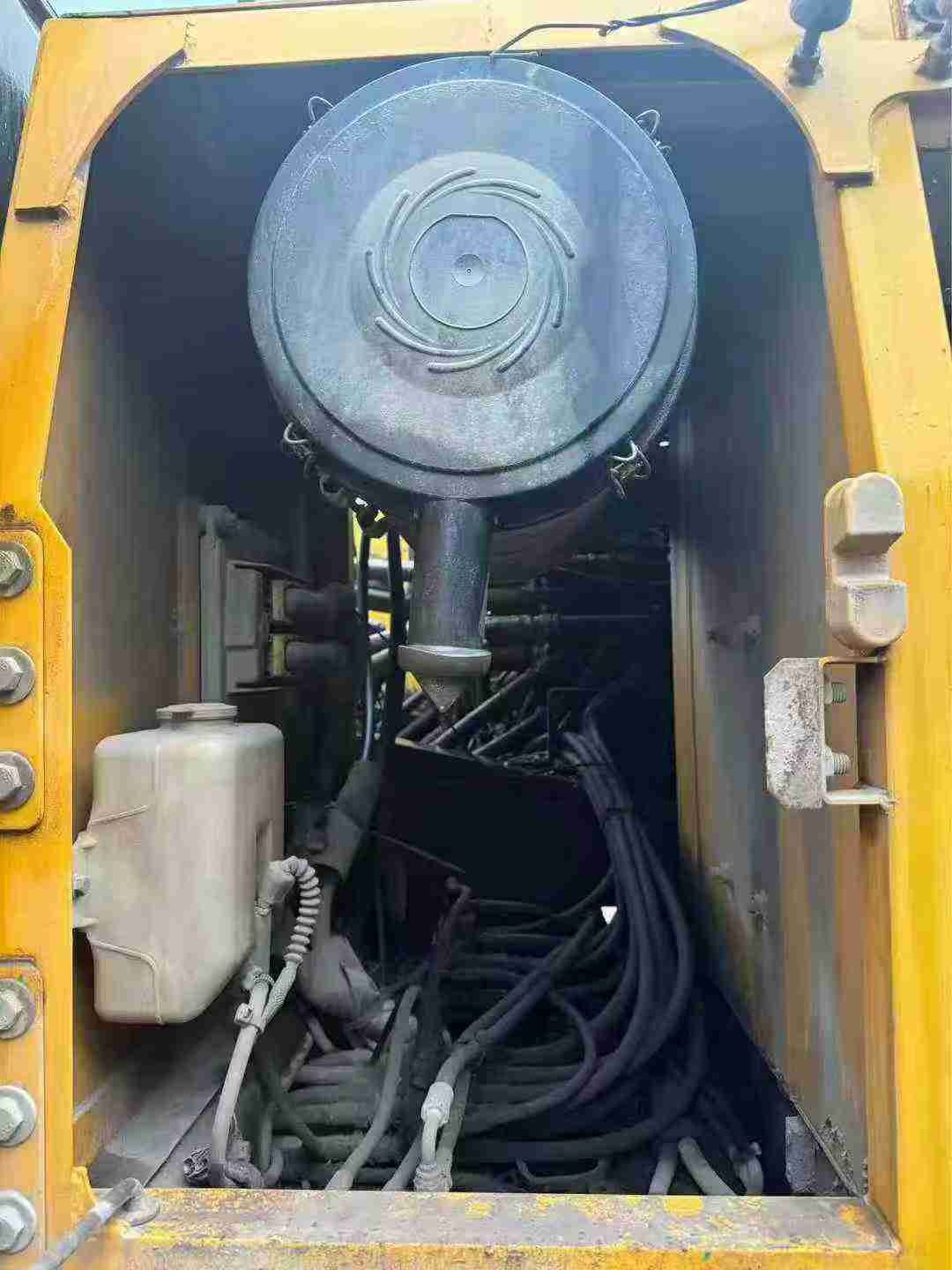 Used Volvo EC210B Excavator 2013 Model / 5