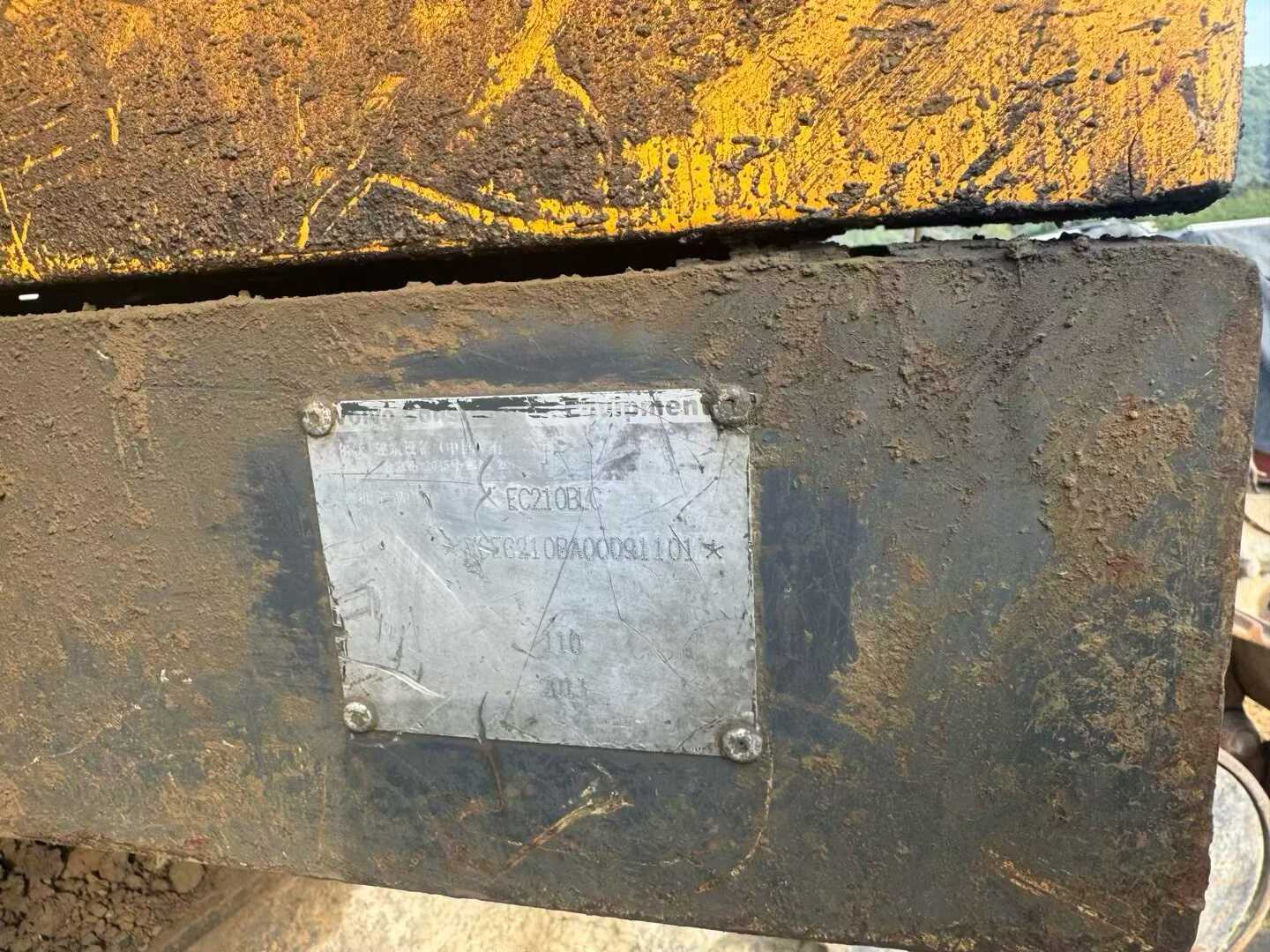 Used Volvo EC210B Excavator 2013 Model / 7