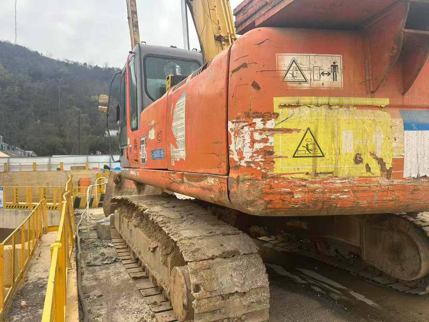 Used Hitachi ZX330-6 Excavator 2016 Model / 3