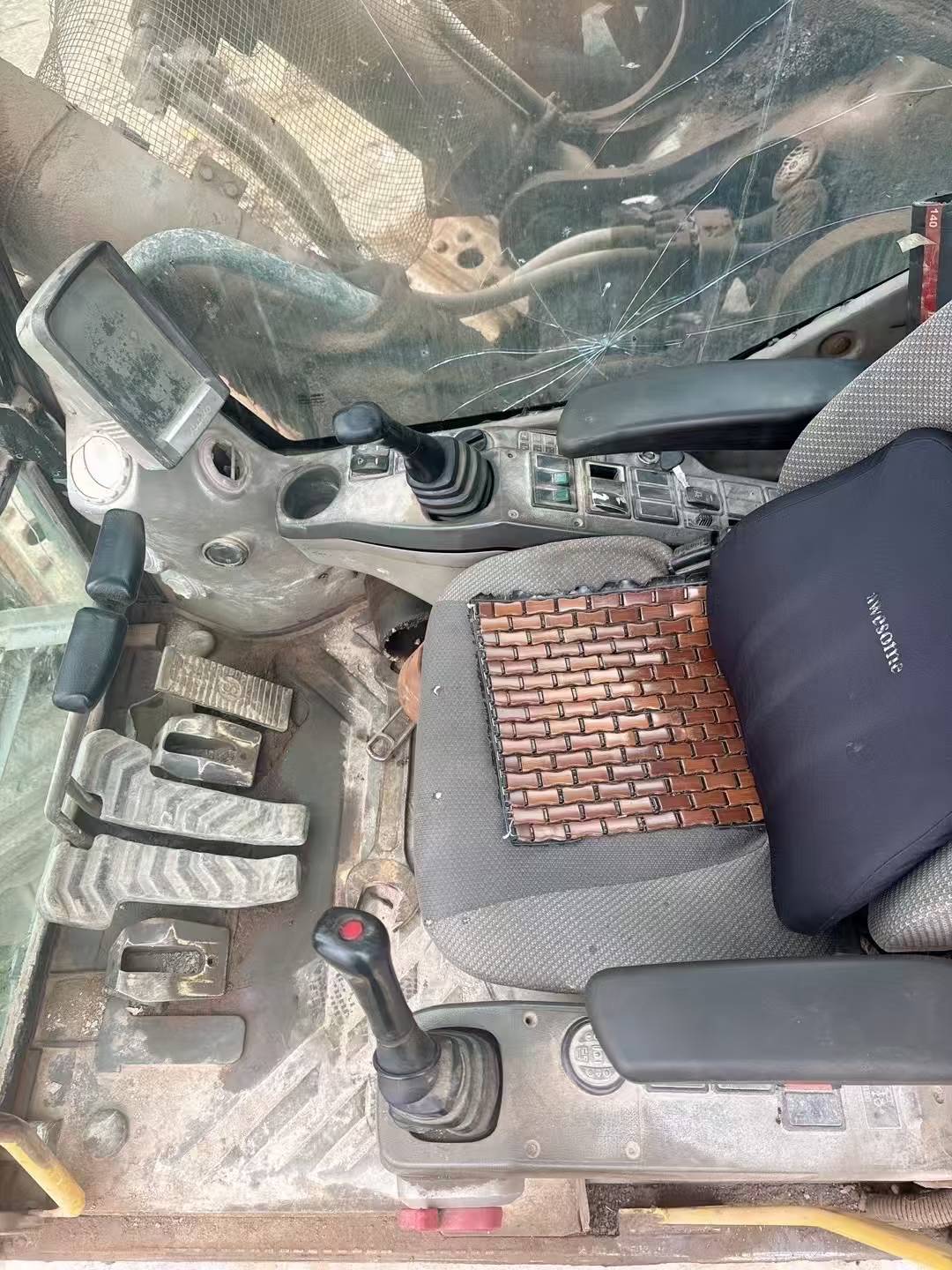 Used Volvo EC700C Excavator 2015 Model / 8