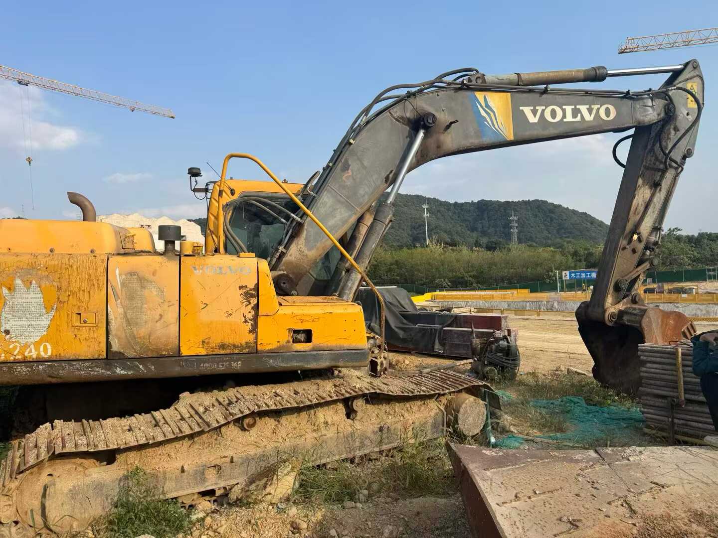 Used Volvo EC210B Excavator 2013 Model / 2