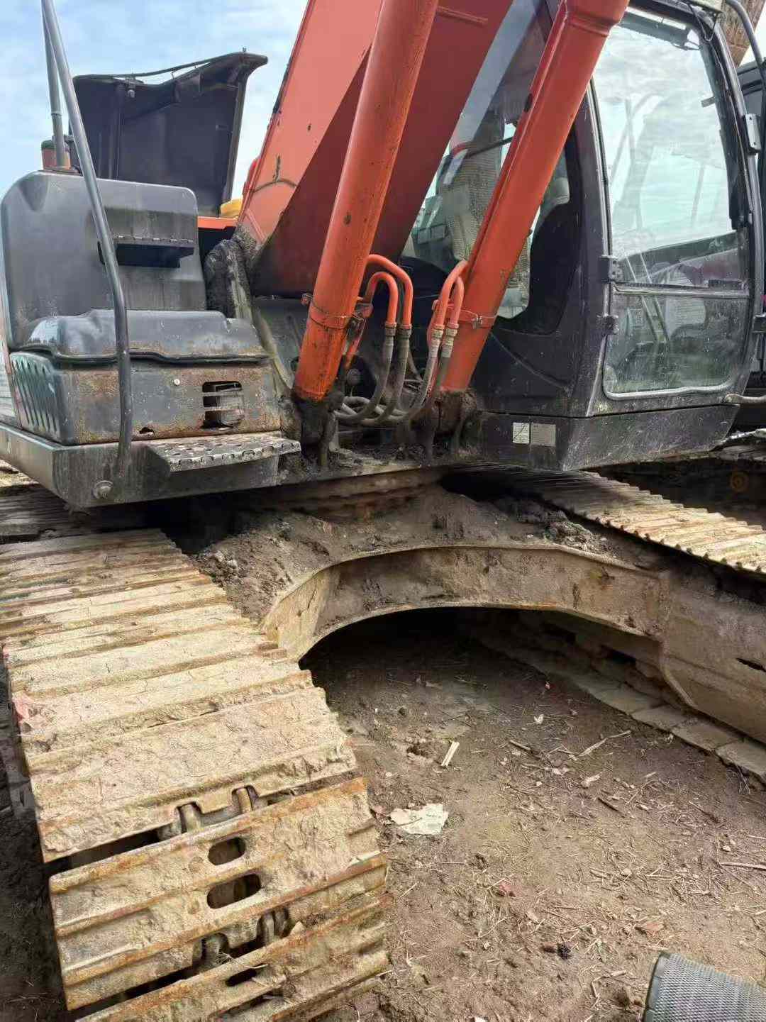 Used Hitachi ZH200-5A Excavator 2016 Model / 5