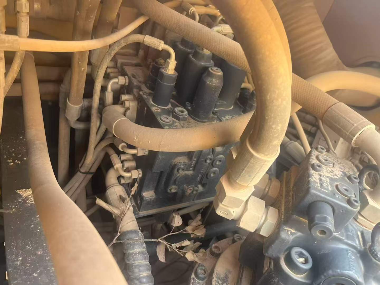 Used XCMG XE200 Excavator 2021 Model / 4