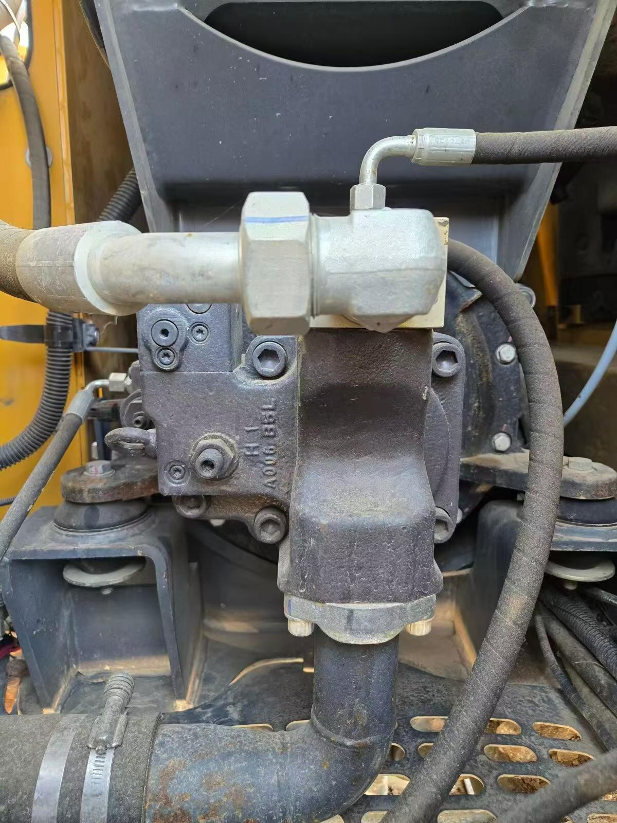 Used XCMG XE75C Excavator 2021 Model / 7