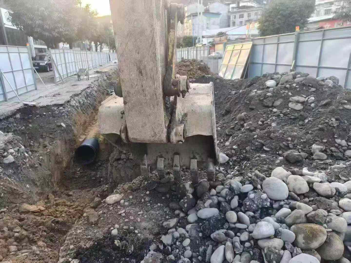 Used Komatsu PC160-6 Excavator 2014 Model / 3