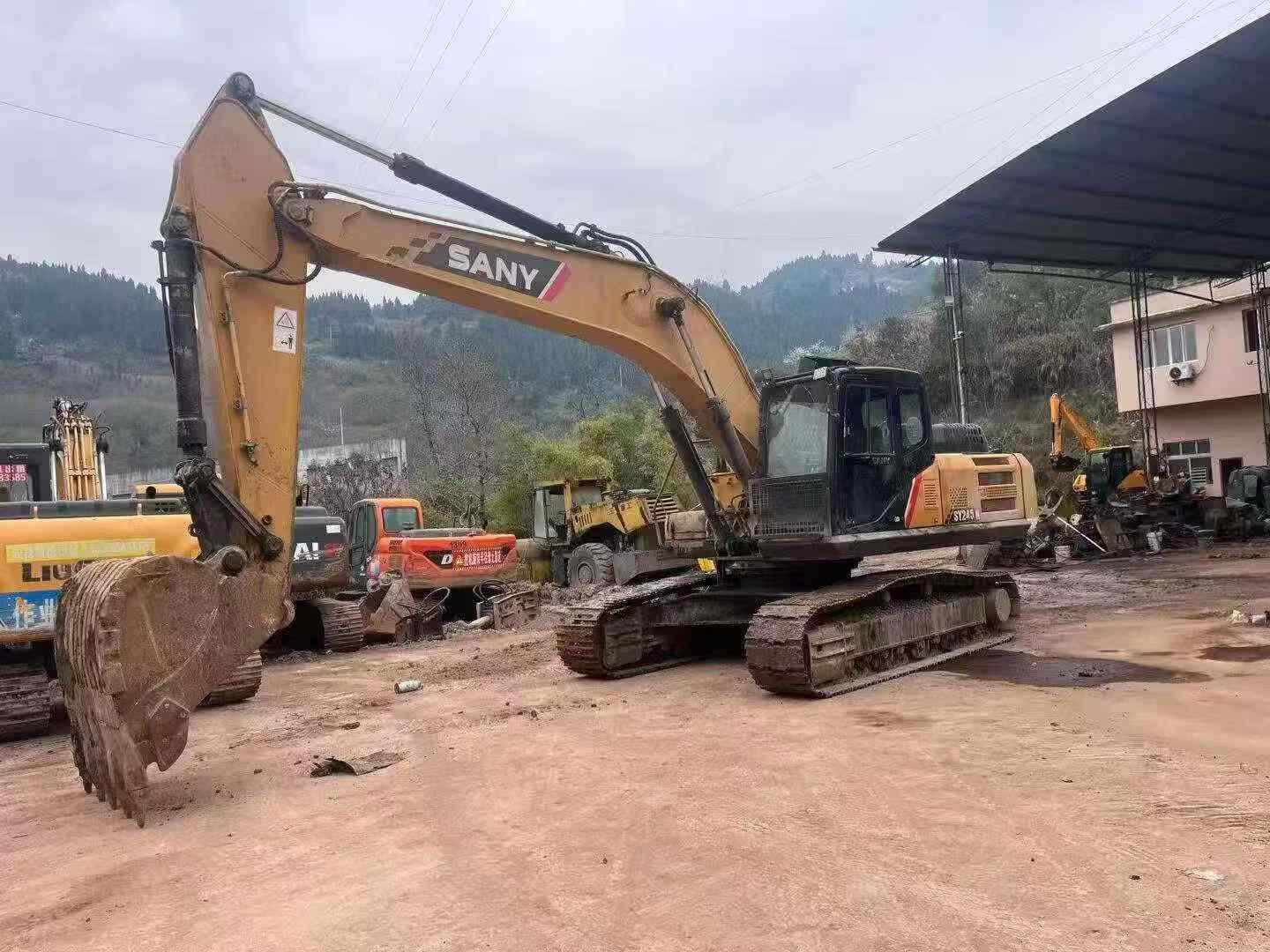Used Sany SY245H Excavator 2018 Model / 3