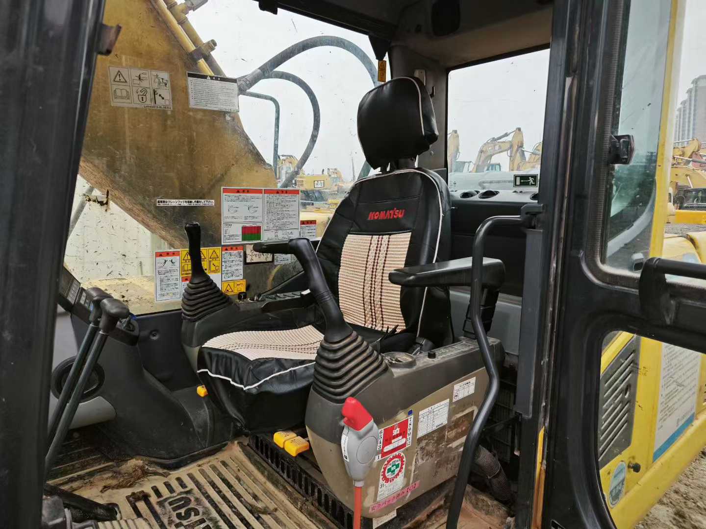 Used Komatsu PC200-8 Excavator 2016 Model / 6