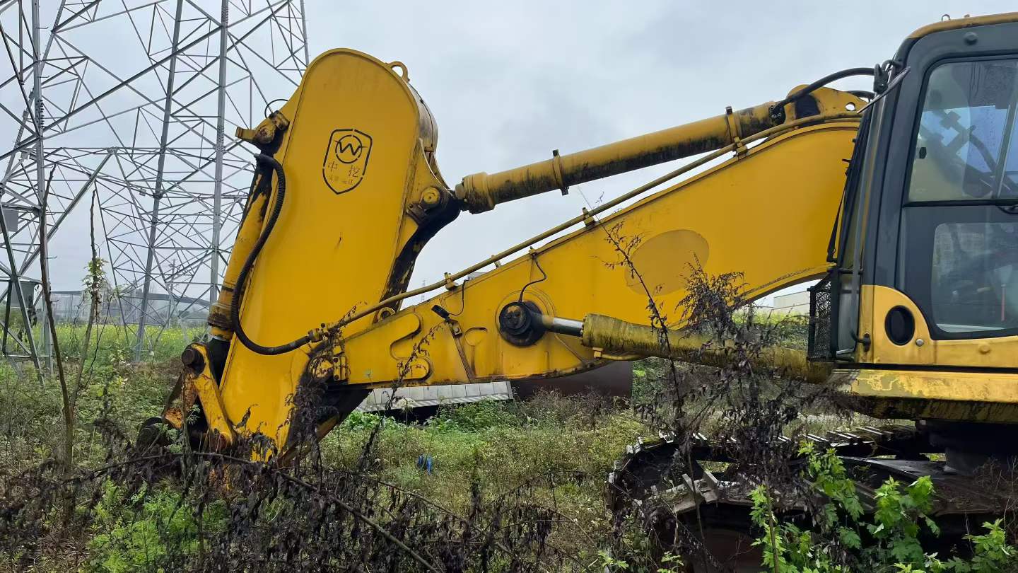 Used Komatsu PC460LC-8 Excavator 2016 Model / 3