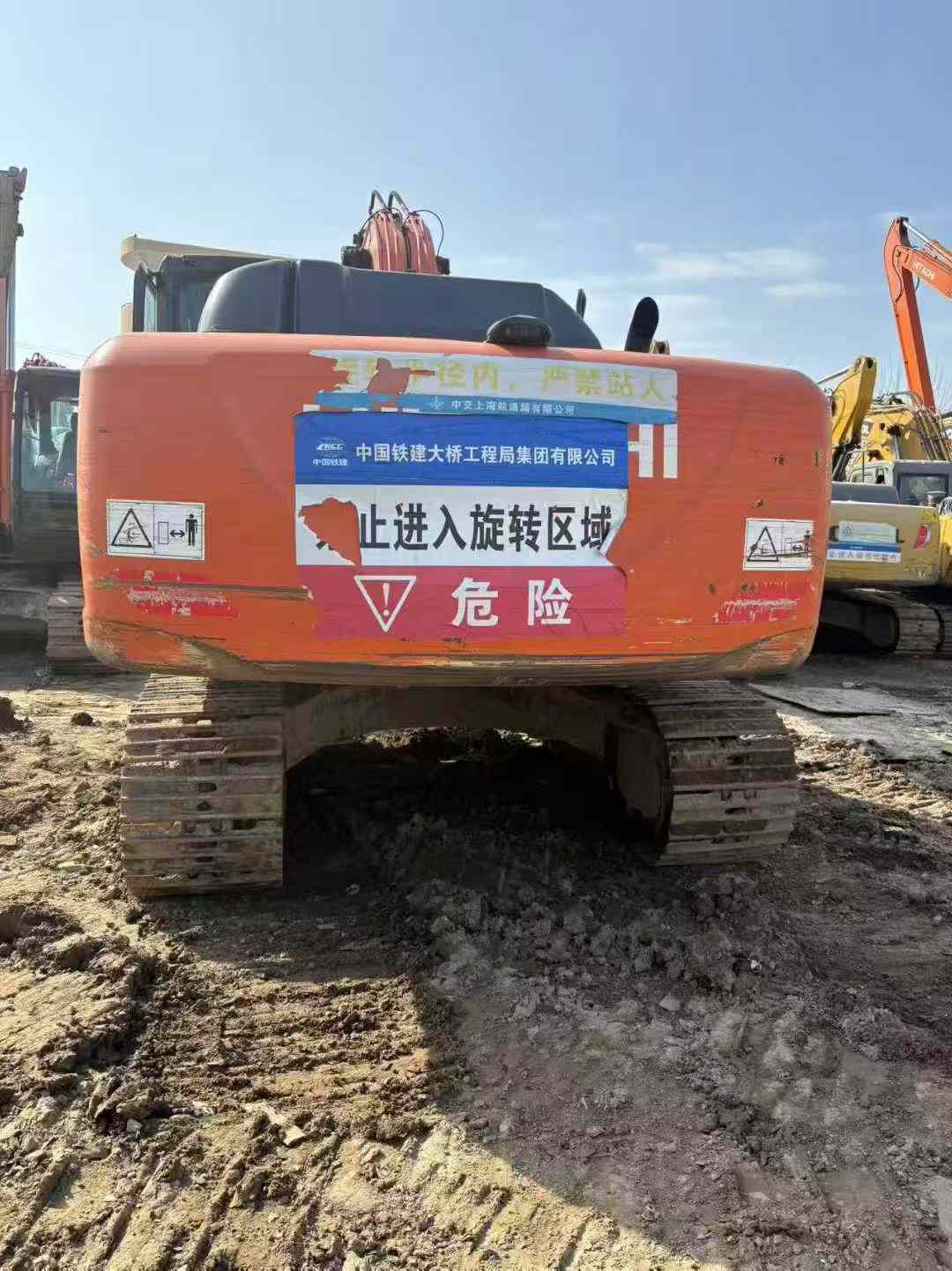 Used Hitachi ZH200-5A Excavator 2016 Model / 3