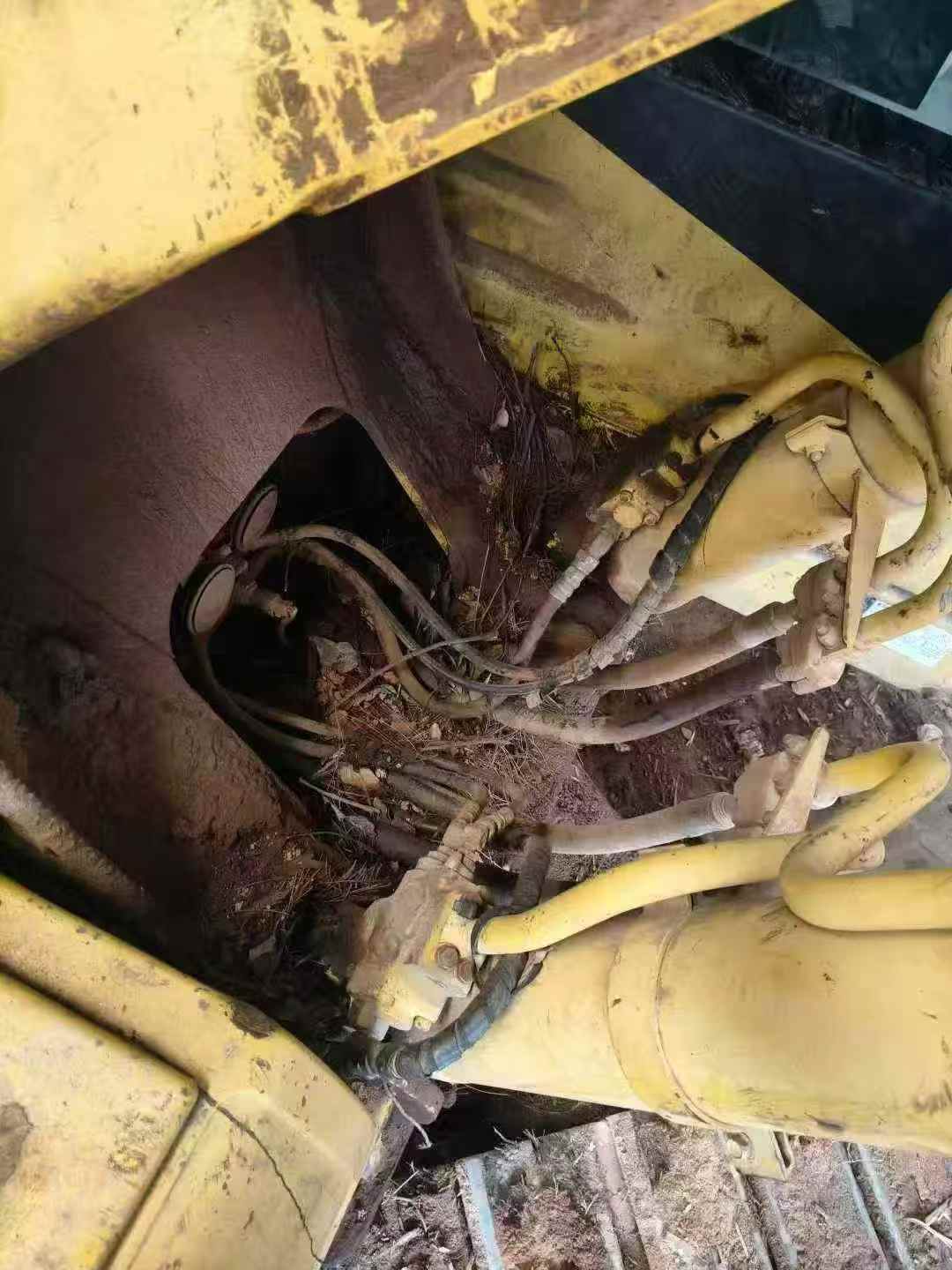 Used Komatsu PC200 Excavator 2016 Model / 3