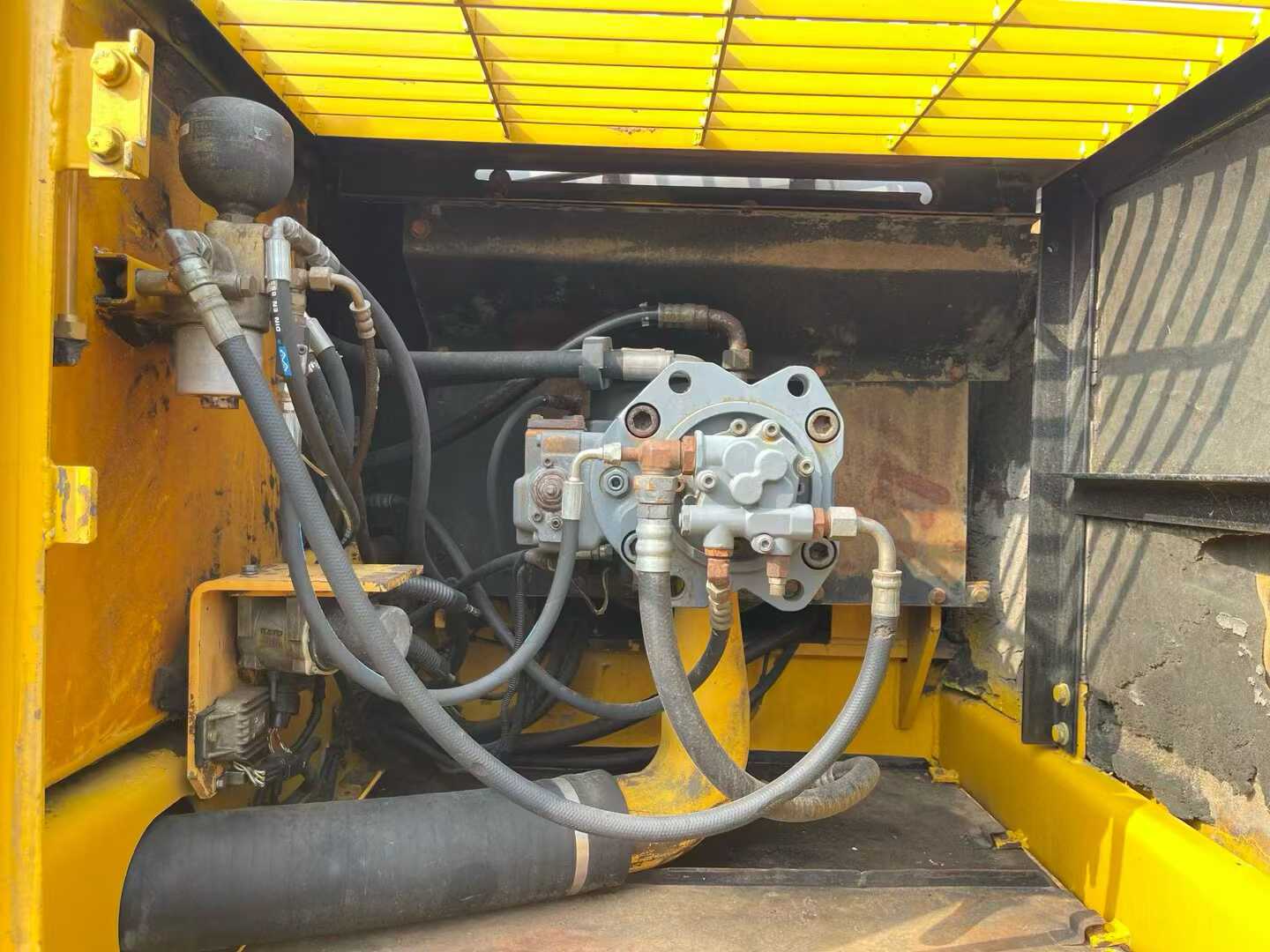 Used Kato HD820 Excavator 2016 Model / 3