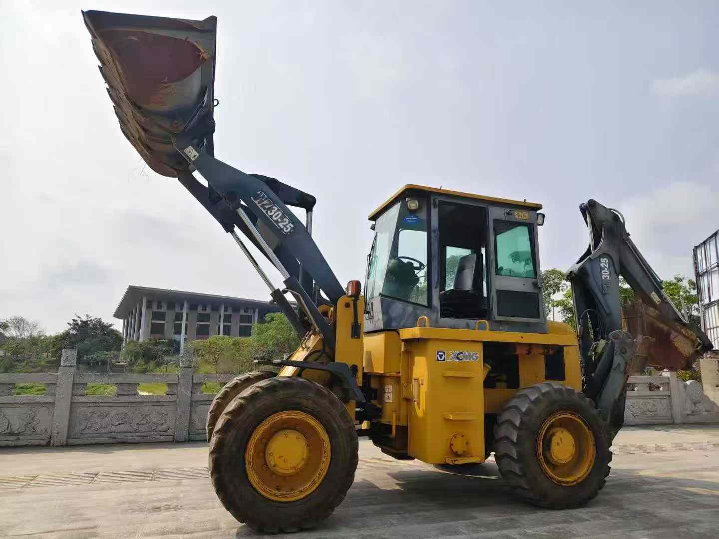 Used XCMG ZL30E Excavator 2014 Model / 2