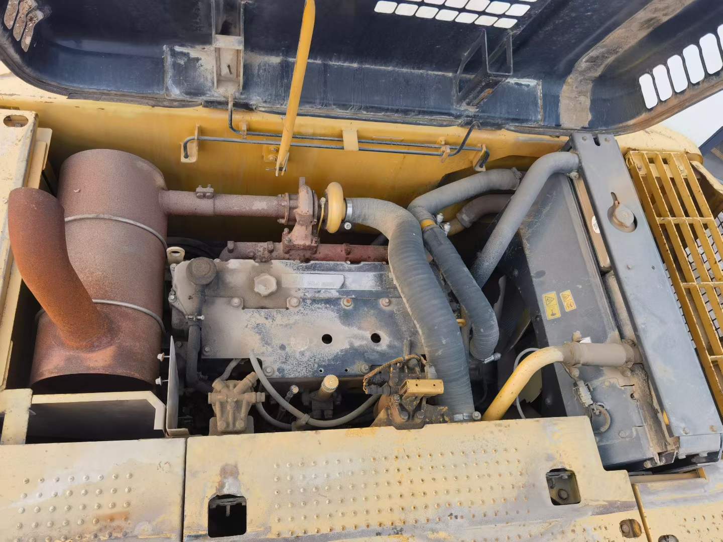 Used Caterpillar 323 Excavator 2016 Model / 8