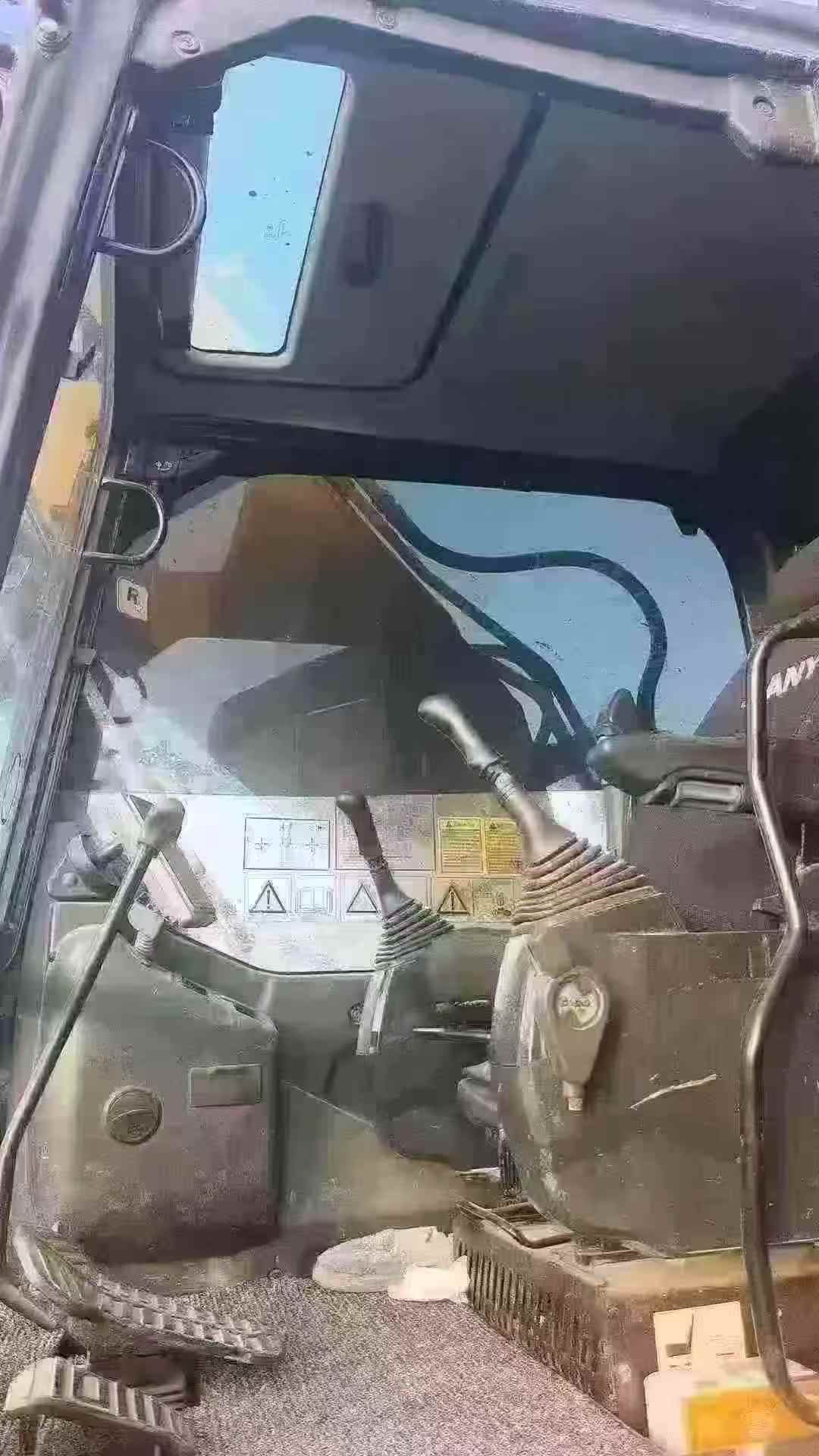 Used Sany SY200C Excavator 2020 Model / 4