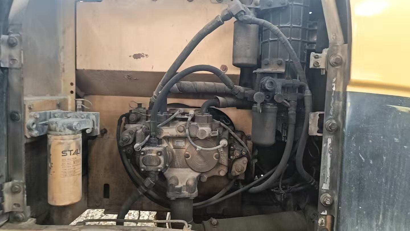 Used Caterpillar 320A Excavator 2016 Model / 6