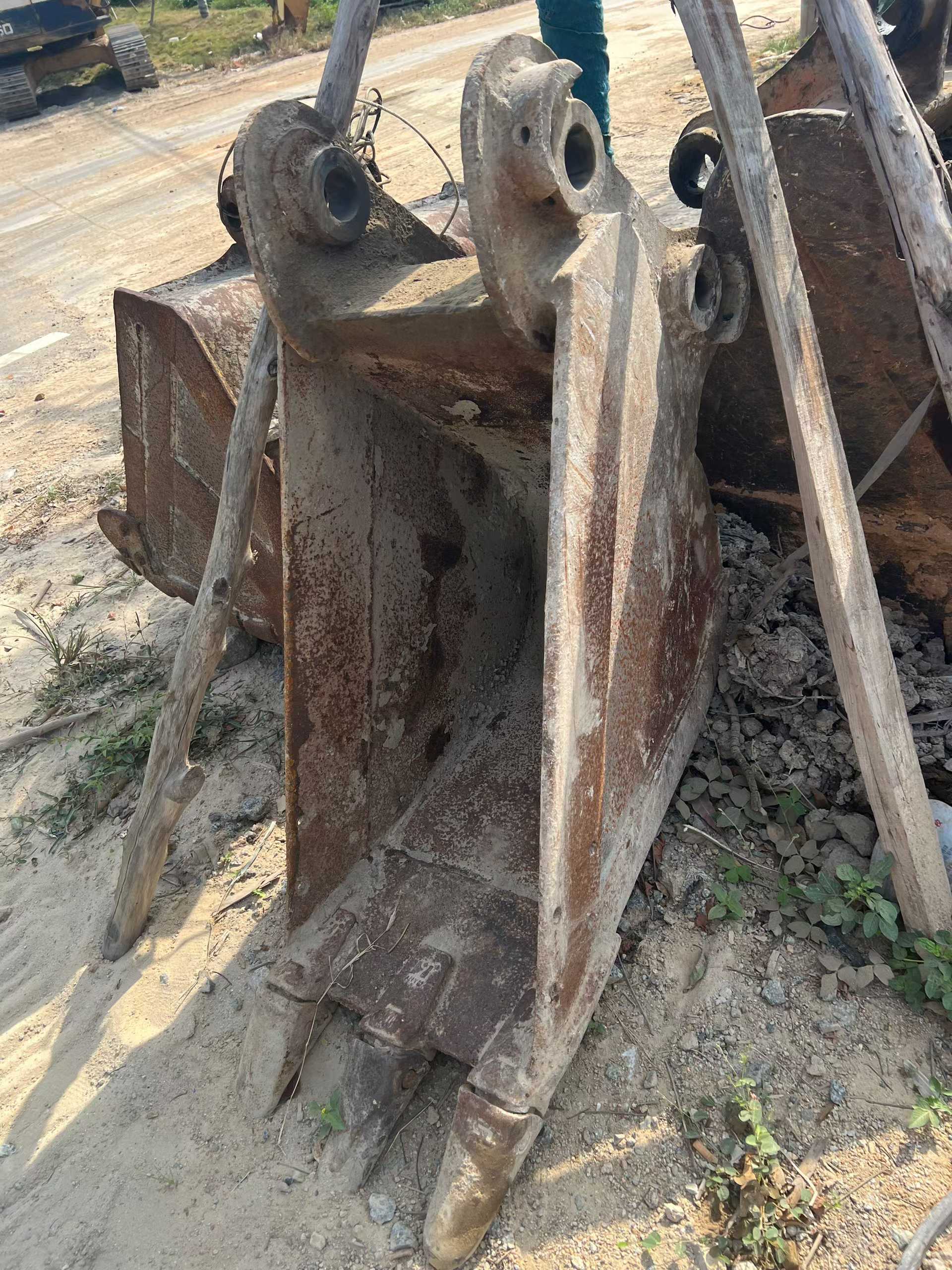 Used Caterpillar E200B Excavator 2016 Model / 3