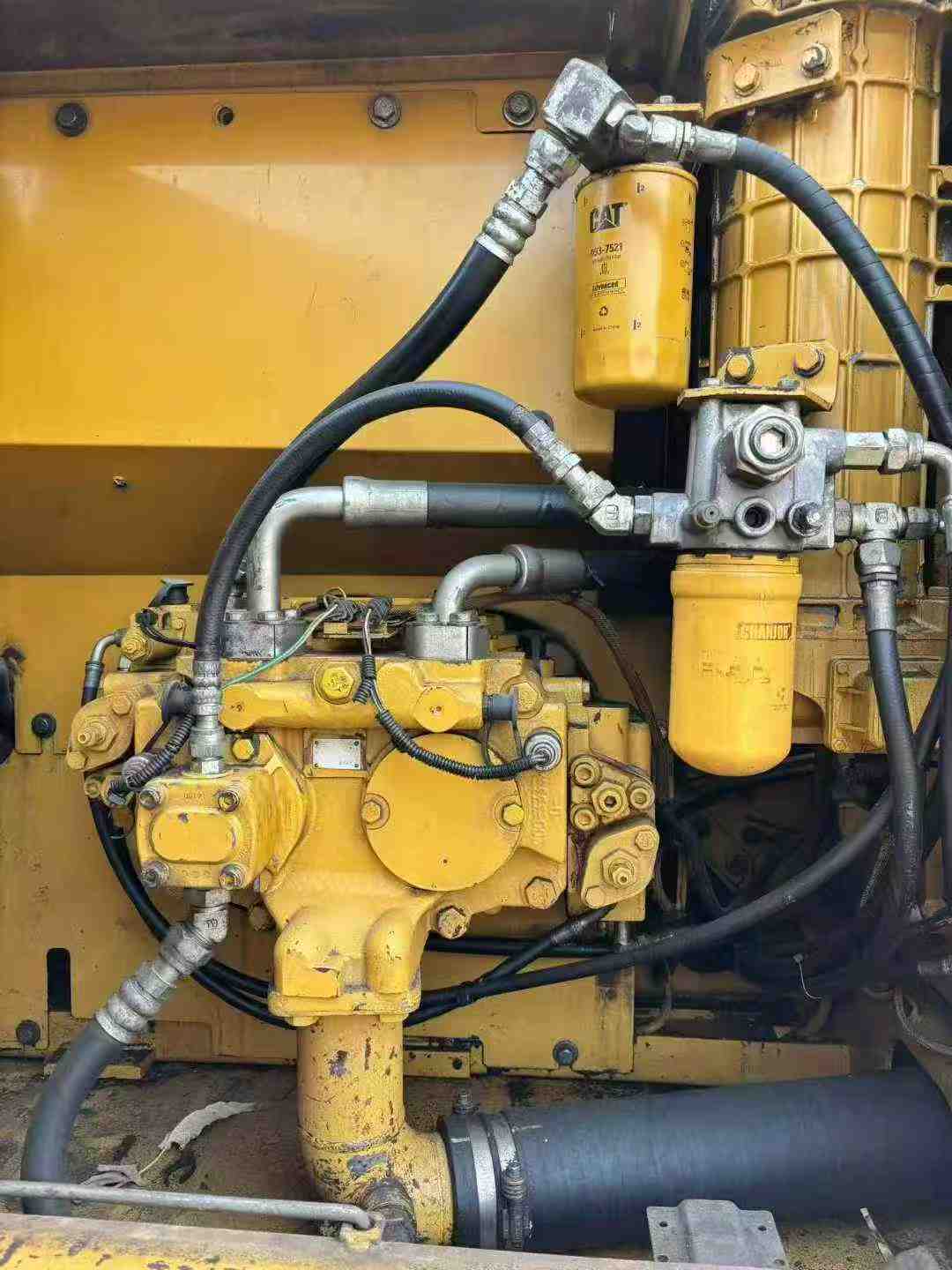 Used Caterpillar 320A Excavator 2010 Model / 8