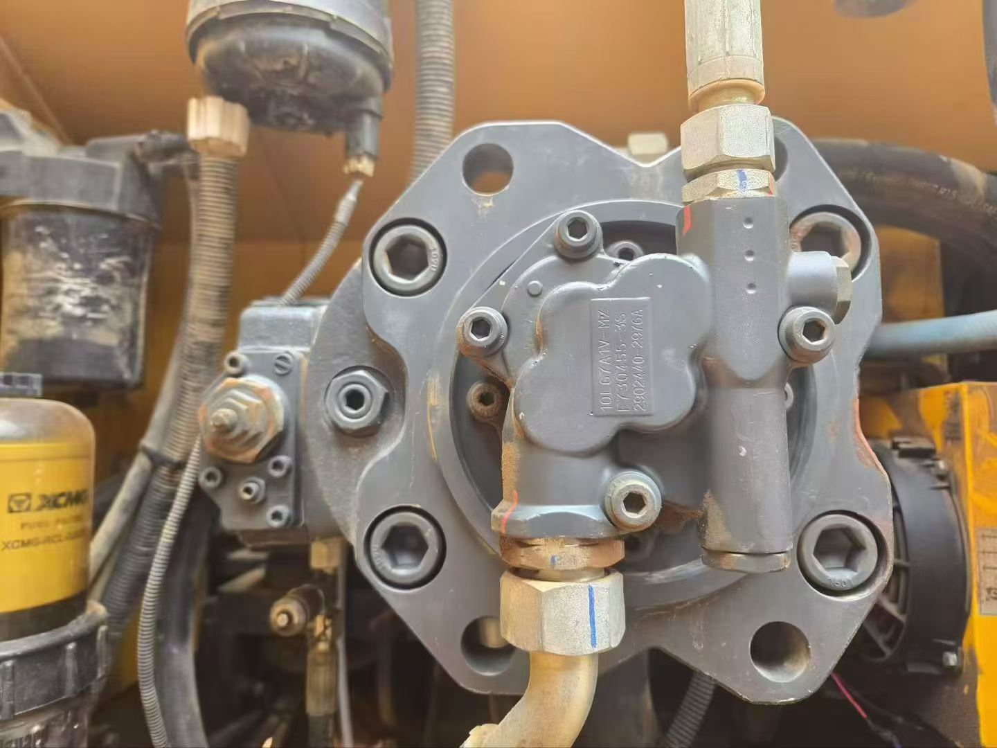 Used XCMG XE200 Excavator 2018 Model / 3