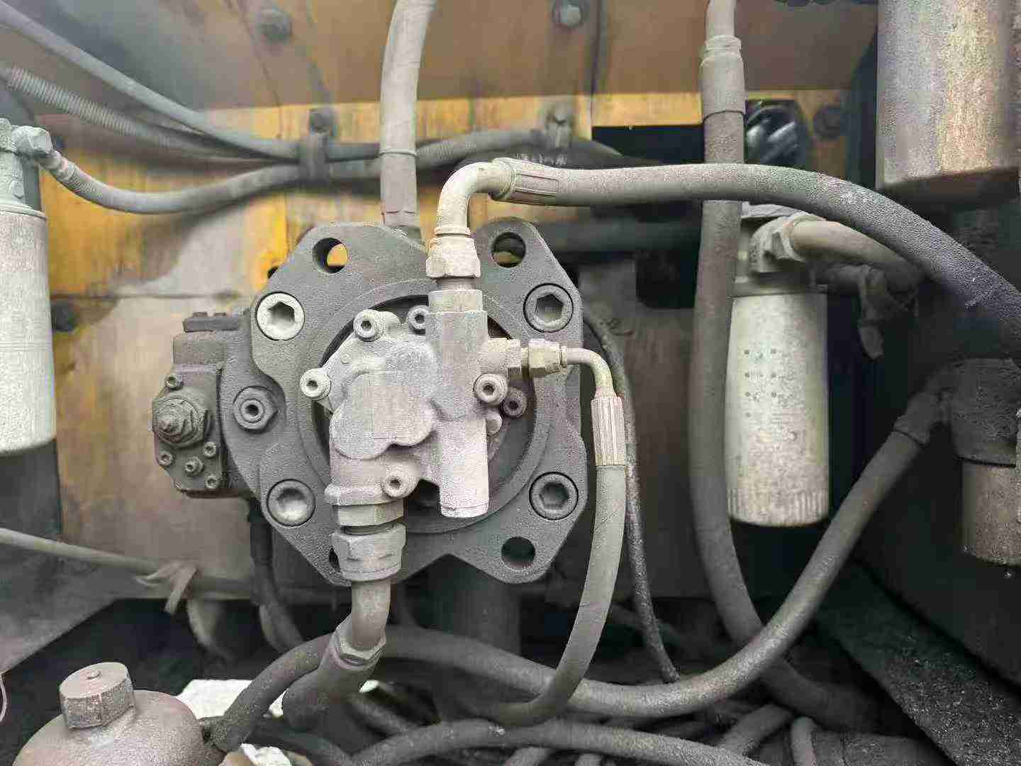 Used Volvo EC210B Excavator 2013 Model / 2