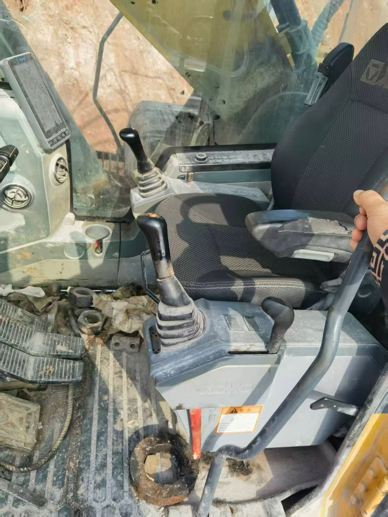 Used XCMG XE400T Excavator 2020 Model / 8