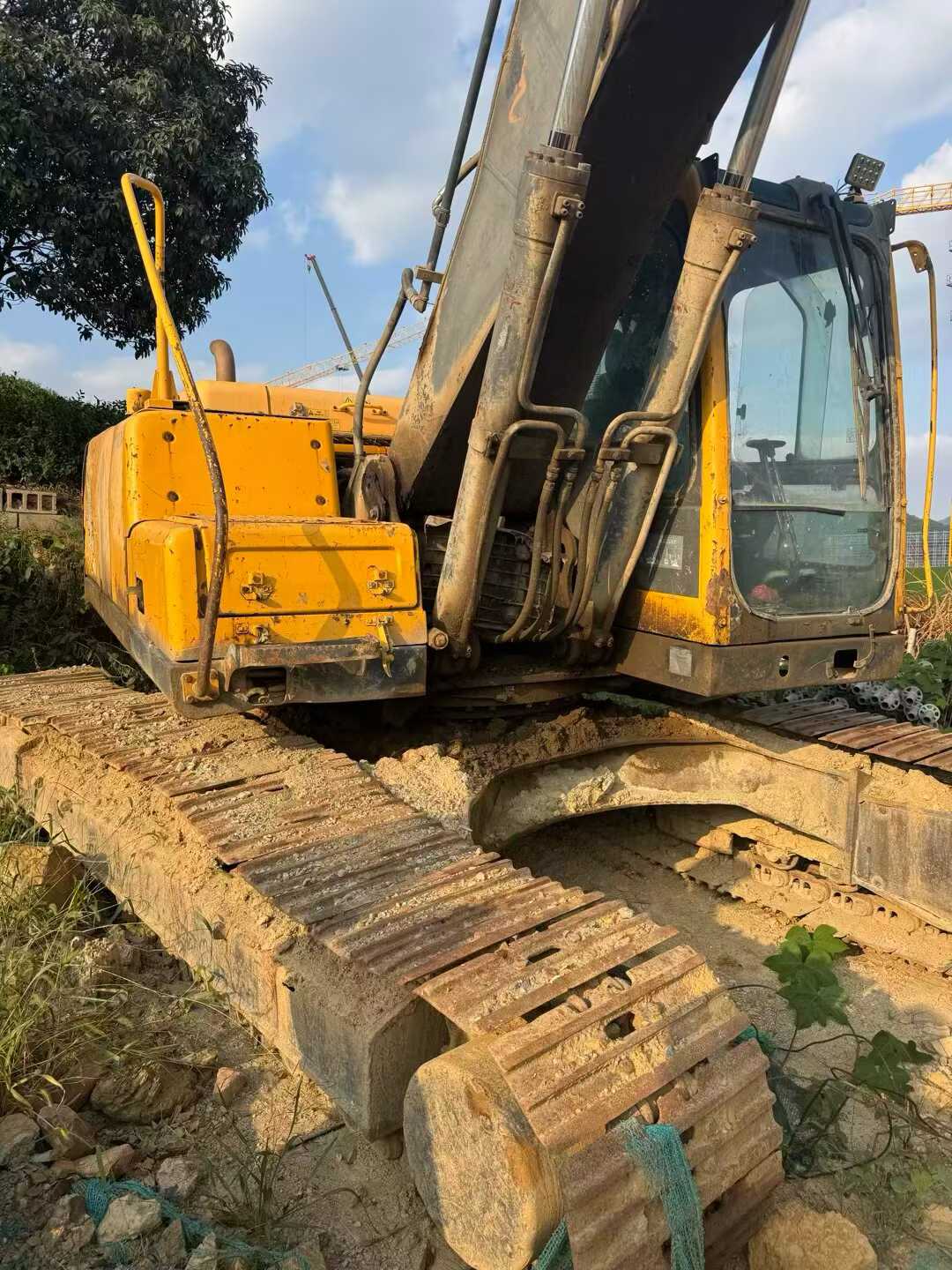 Used Volvo EC210B Excavator 2013 Model / 5