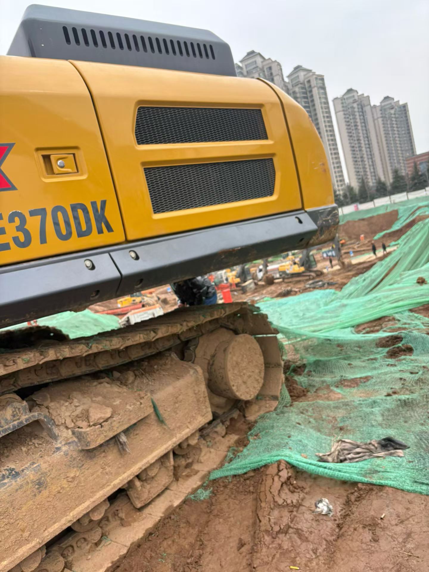 Used XCMG XE335C Excavator 2021 Model / 4