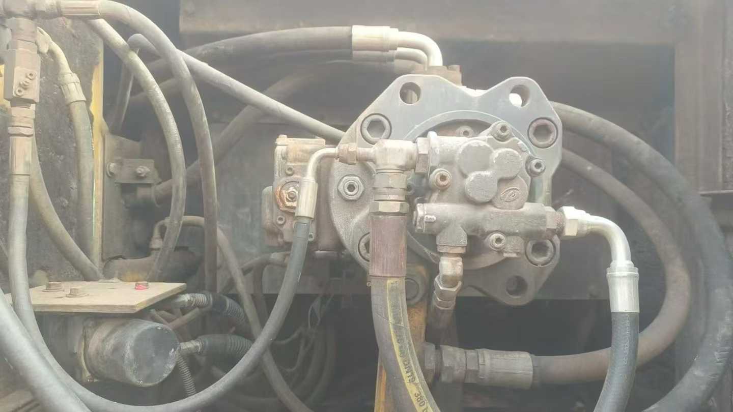 Used Kato 820-3SP Excavator 2016 Model / 5