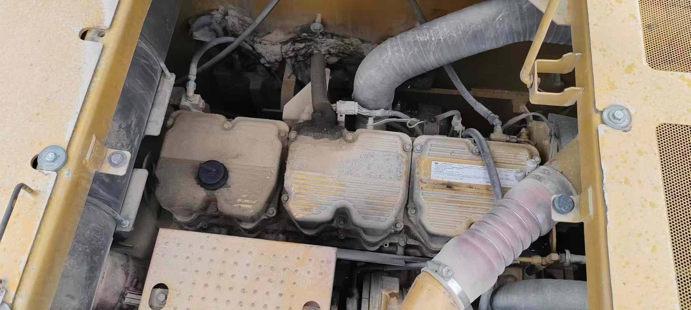 Used Caterpillar 374D Excavator 2016 Model / 5