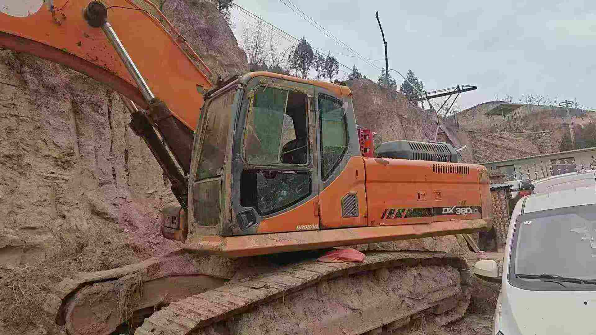 Used Doosan DX380 Excavator 2013 Model / 2