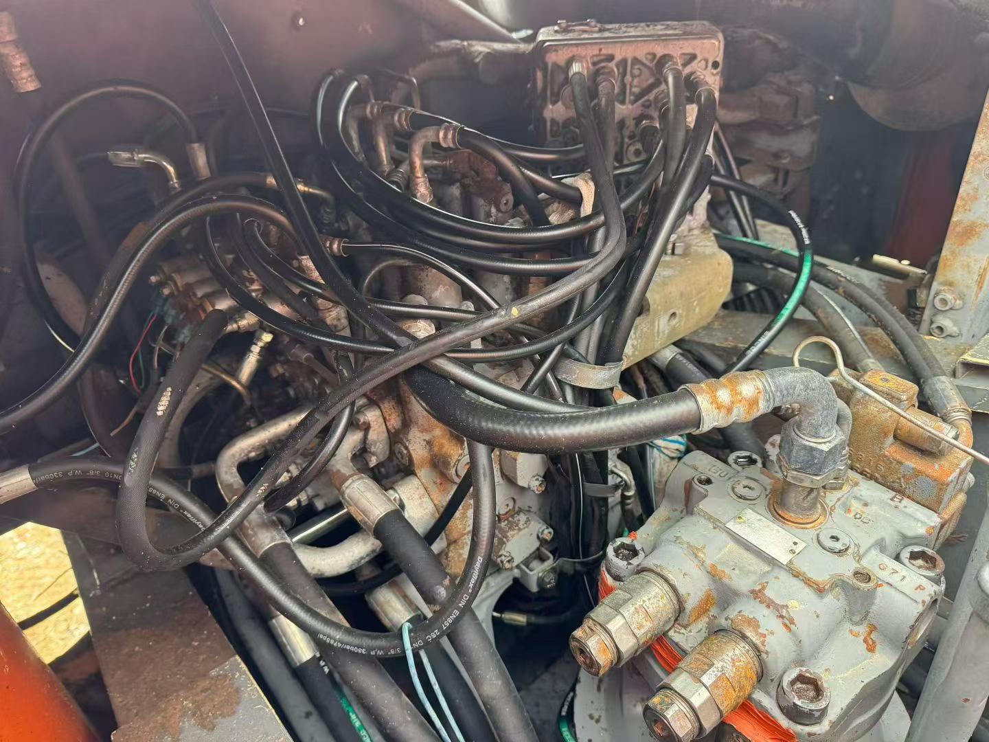 Used Hitachi EX200 Excavator 2016 Model / 6