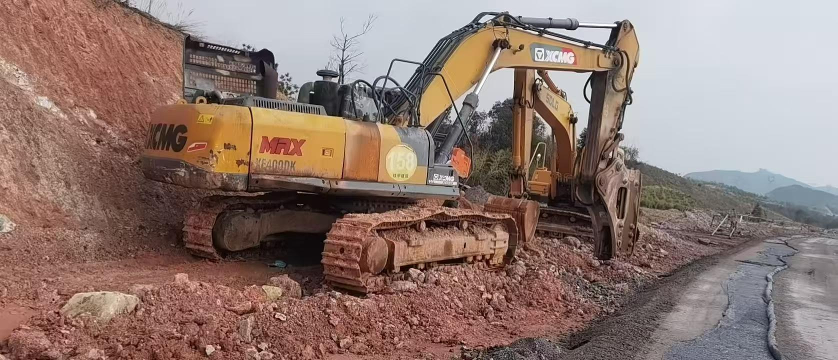 Used XCMG XE400T Excavator 2020 Model / 3