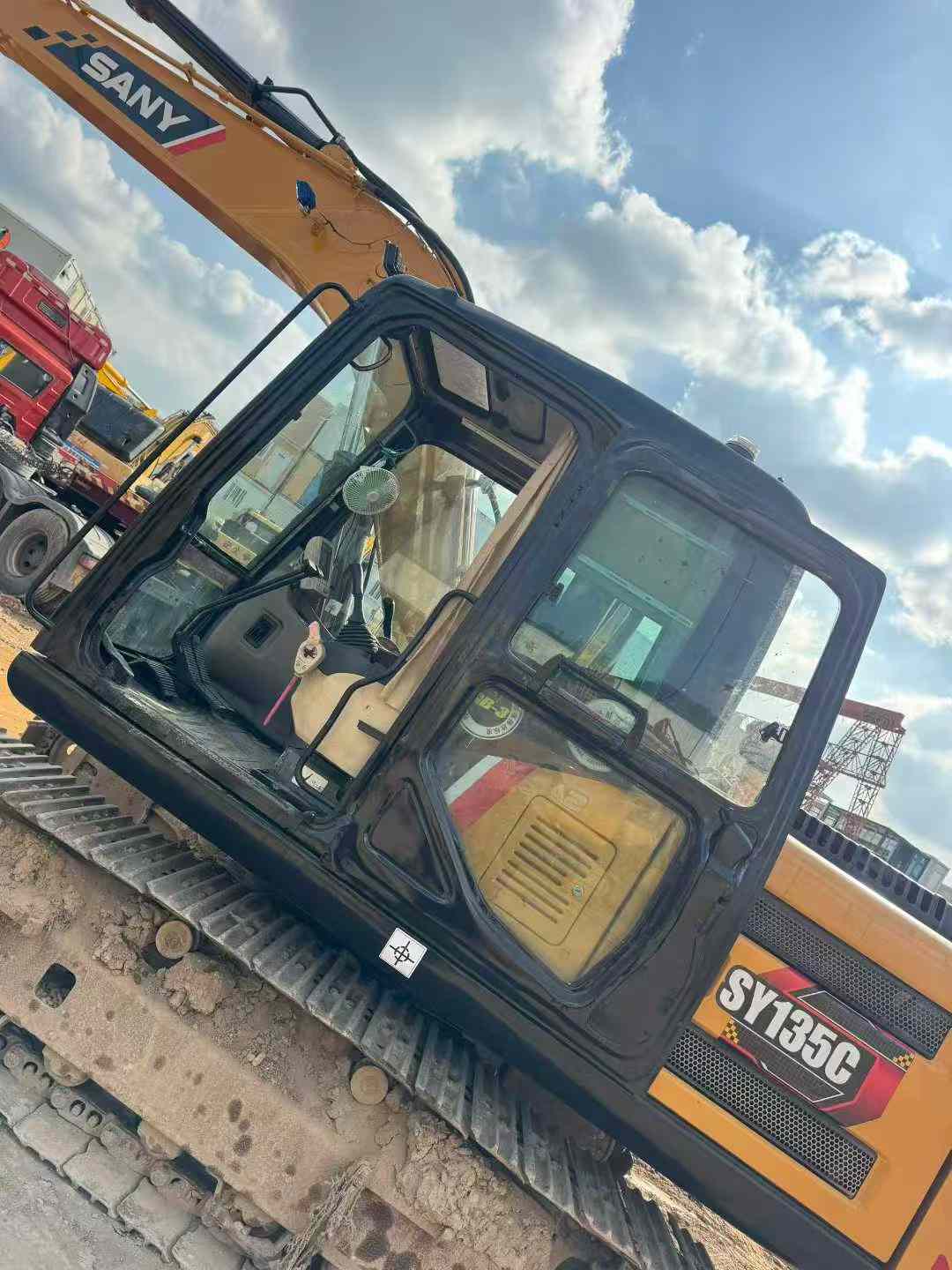 Used Sany SY135 Excavator 2016 Model / 3