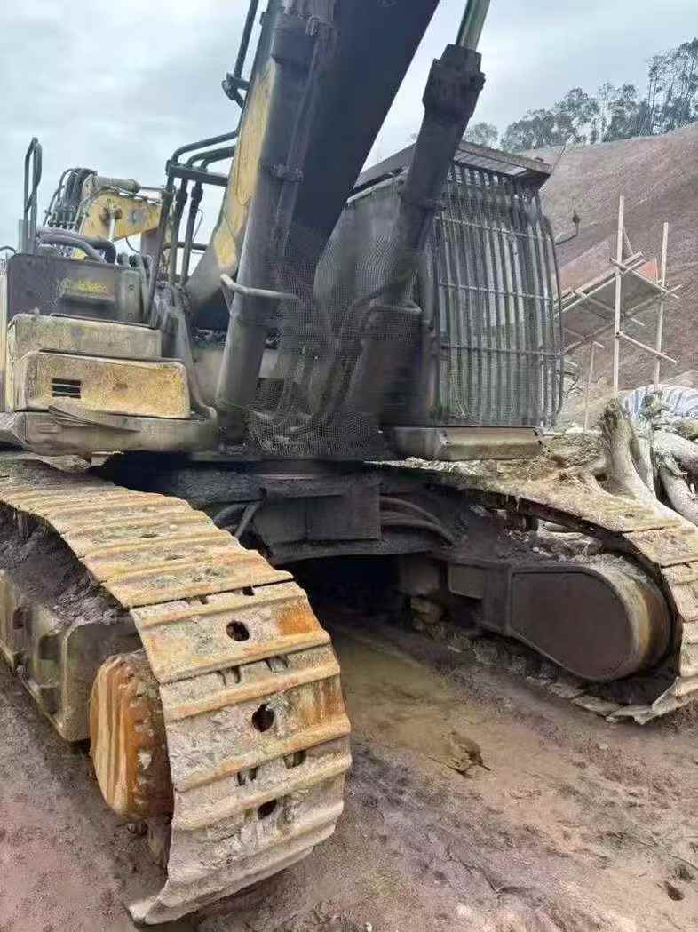 Used XCMG XE700C Excavator 2016 Model / 6