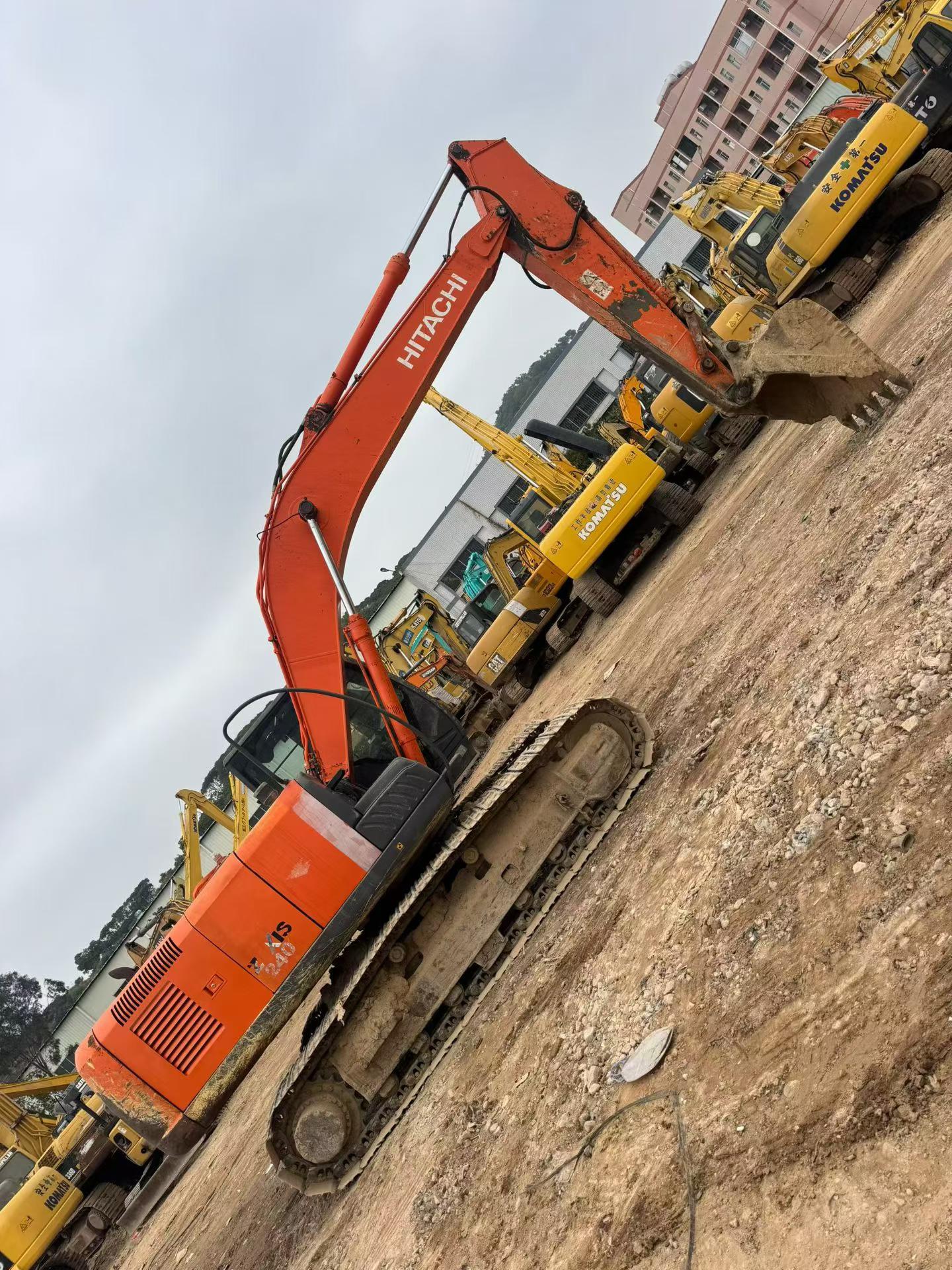 Used Hitachi EX200 Excavator 2016 Model / 4