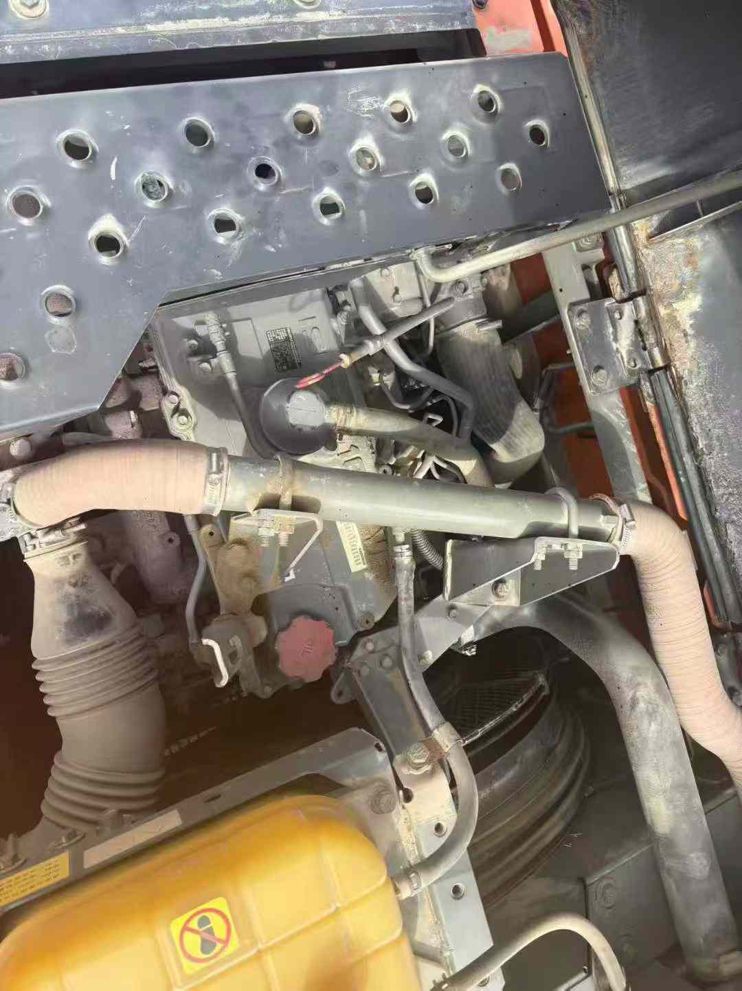 Used Hitachi ZH200-5A Excavator 2016 Model / 7