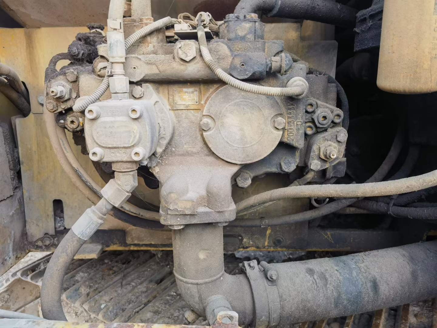 Used Caterpillar 323 Excavator 2016 Model / 6