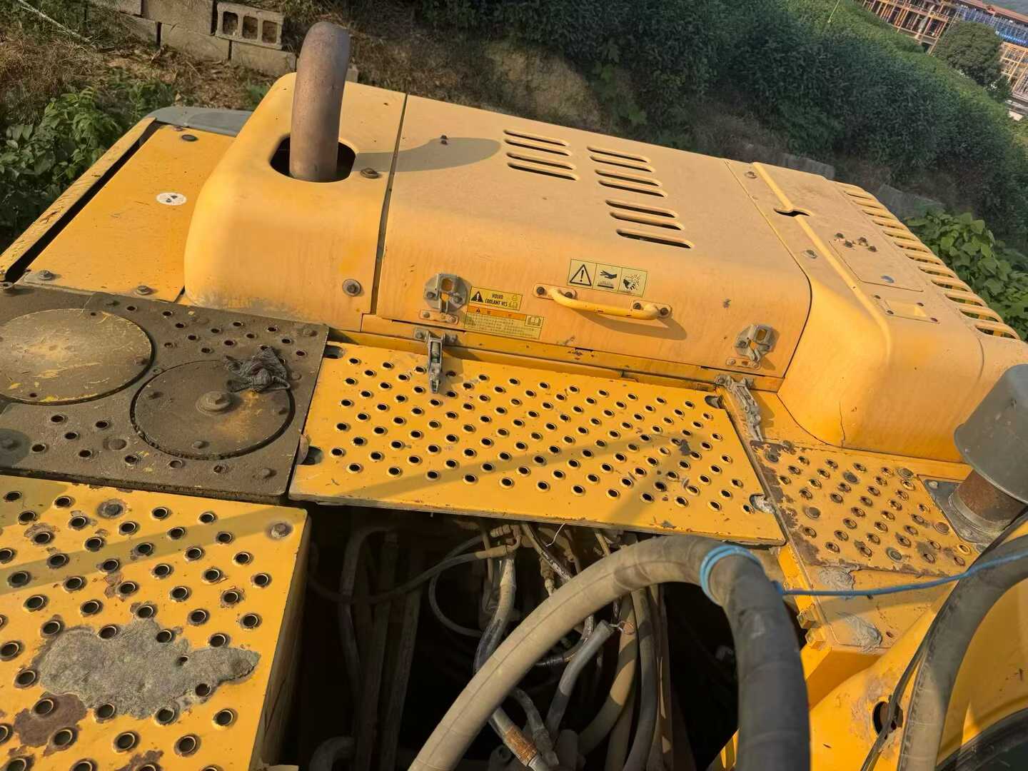 Used Volvo EC210B Excavator 2013 Model / 8