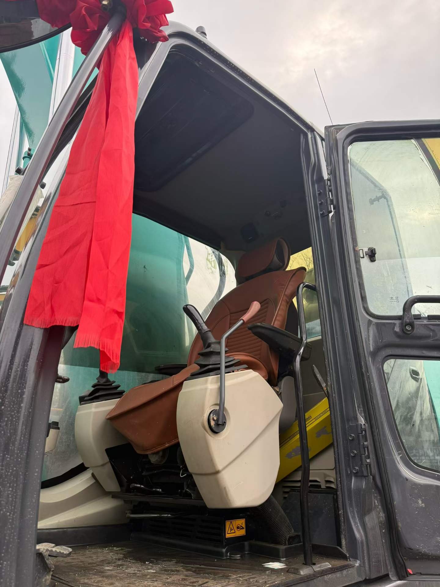 Used Kobelco SK350-8 Excavator 2016 Model / 2