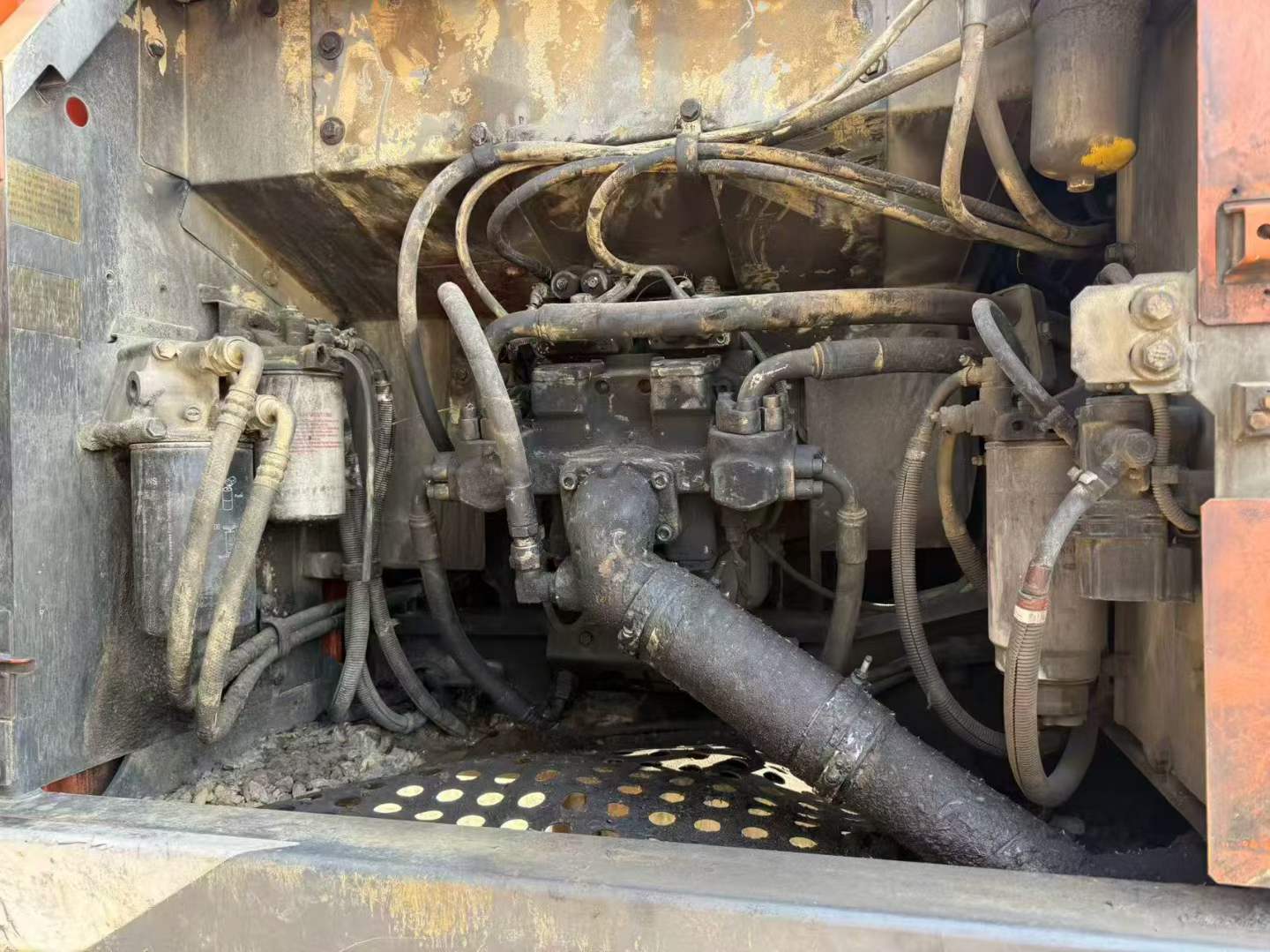 Used Hitachi ZH200-5A Excavator 2017 Model / 4