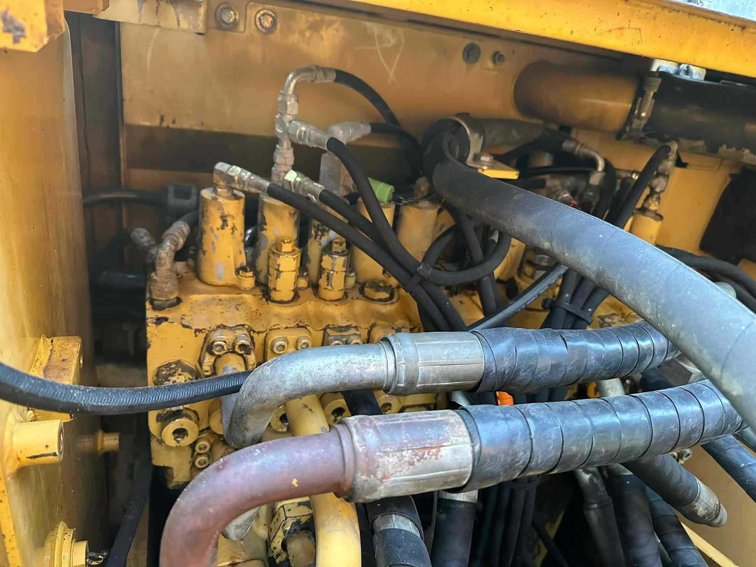 Used Caterpillar 320D Excavator 2016 Model / 7