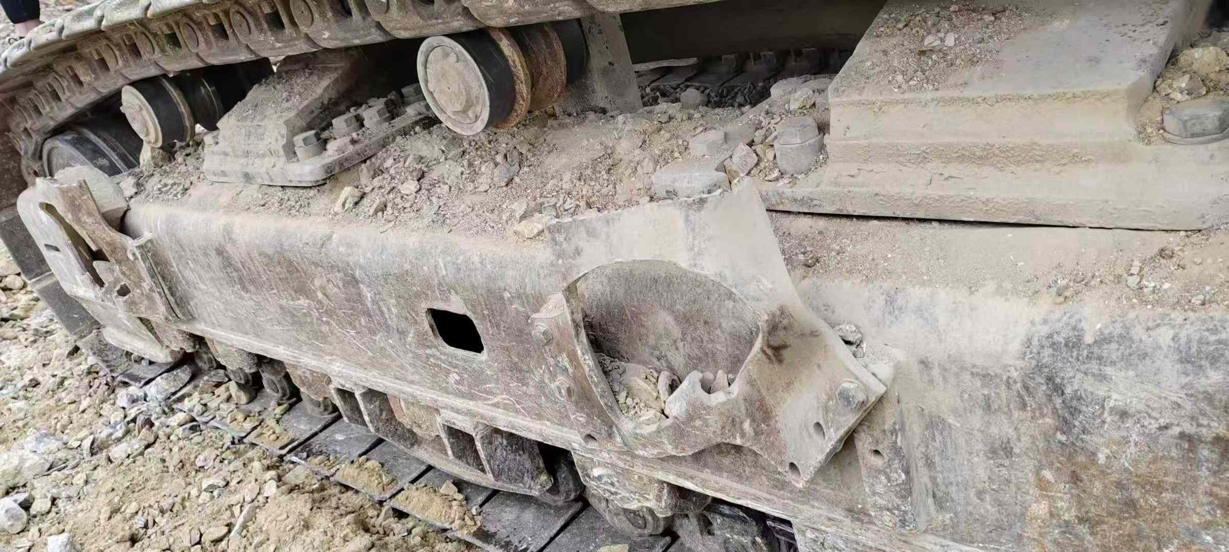 Used Caterpillar 374D Excavator 2016 Model / 7