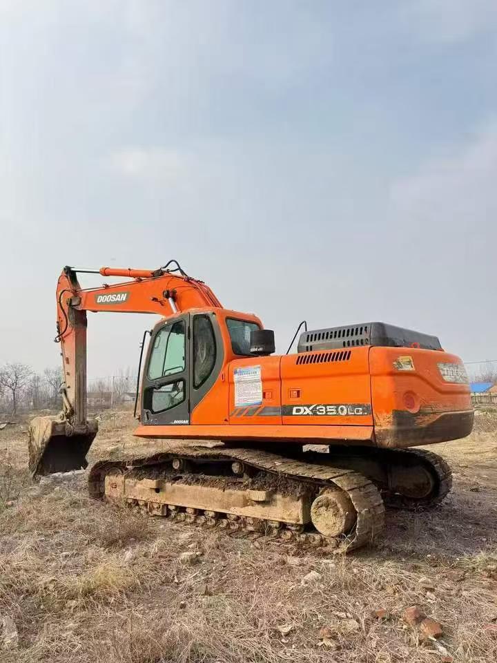 Used Doosan DX260LC Excavator 2014 Model / 3