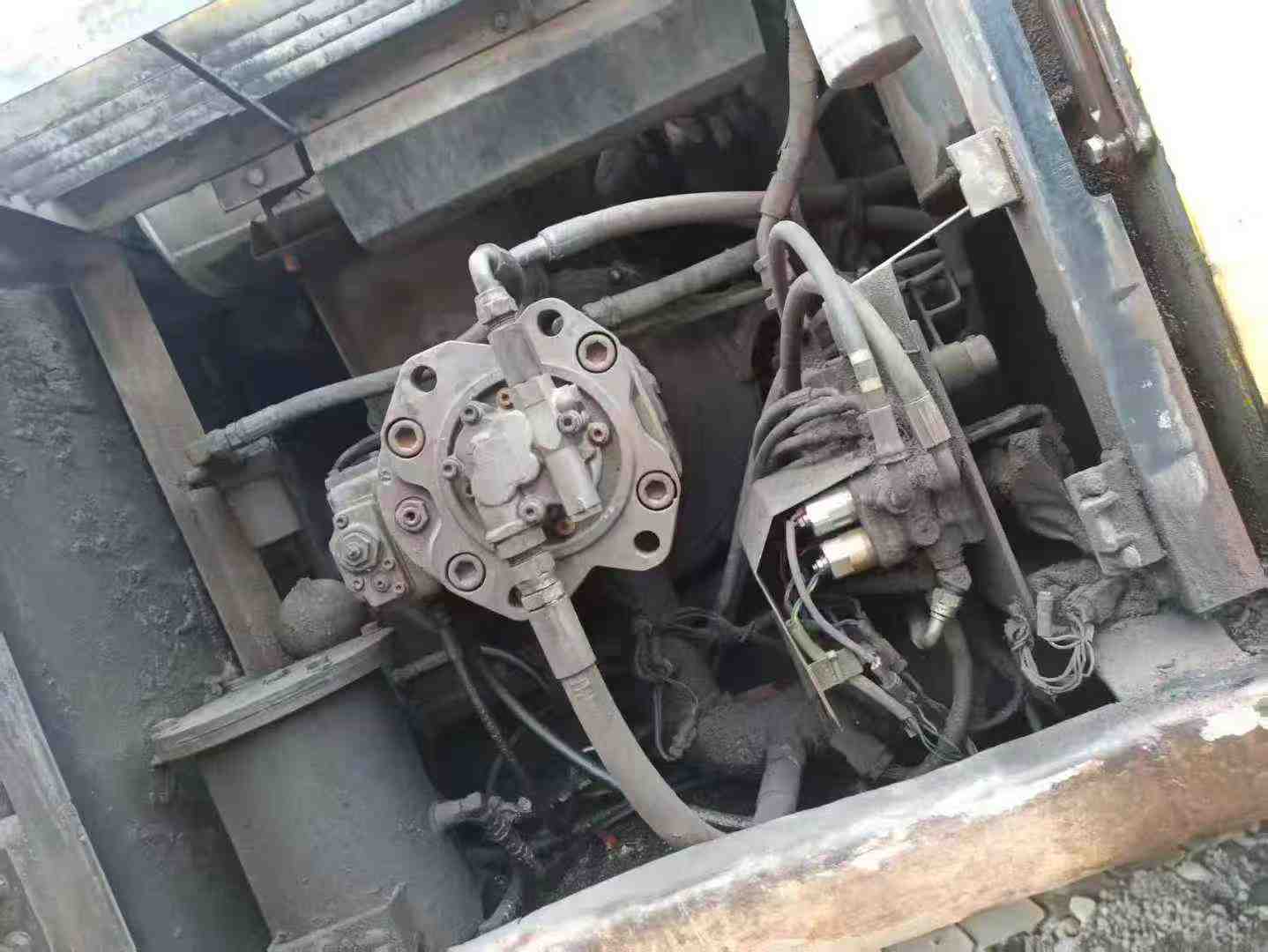 Used Sumitomo SH200A2 Excavator 2016 Model / 4