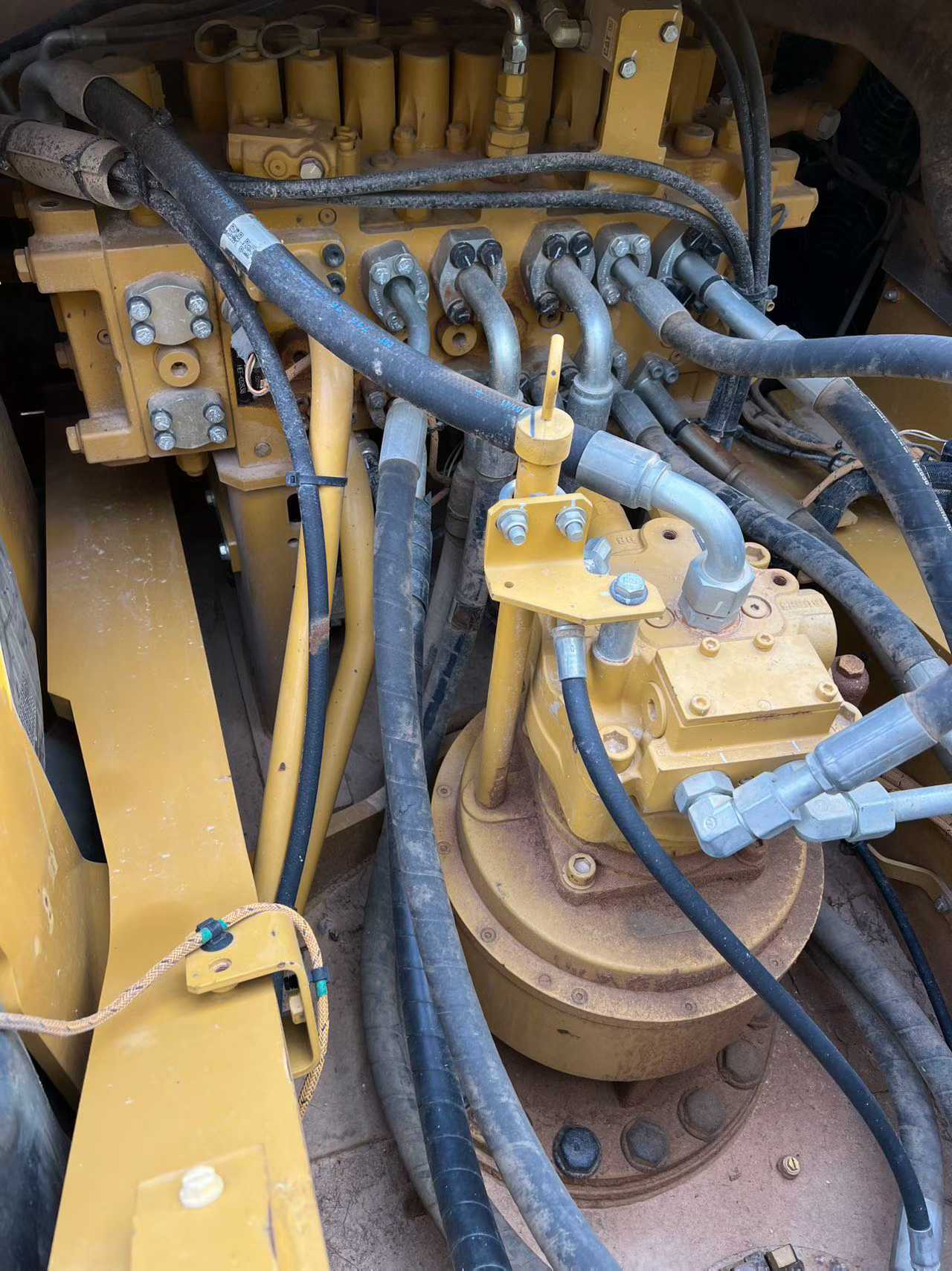 Used Caterpillar 330B Excavator 2021 Model / 5