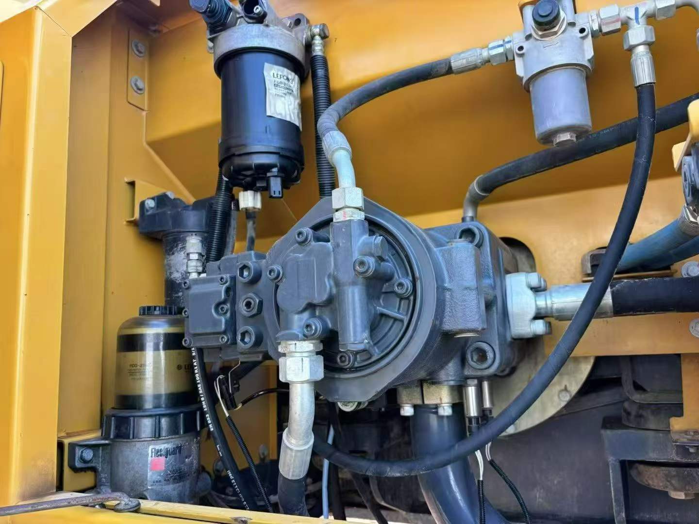 Used XCMG XE215D Excavator 2018 Model / 5