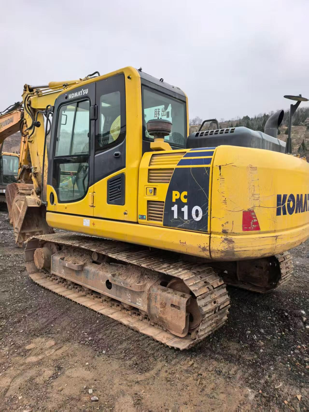 Used Komatsu PC110-7 Excavator 2016 Model / 3