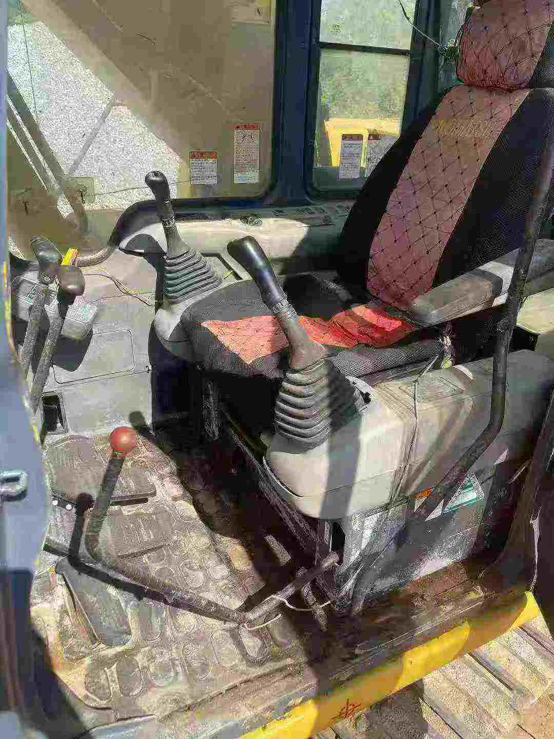 Used Komatsu PC200-6 Excavator 2016 Model / 4