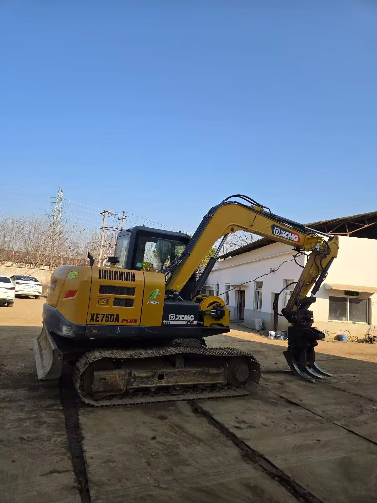 Used XCMG XE75C Excavator 2021 Model / 3