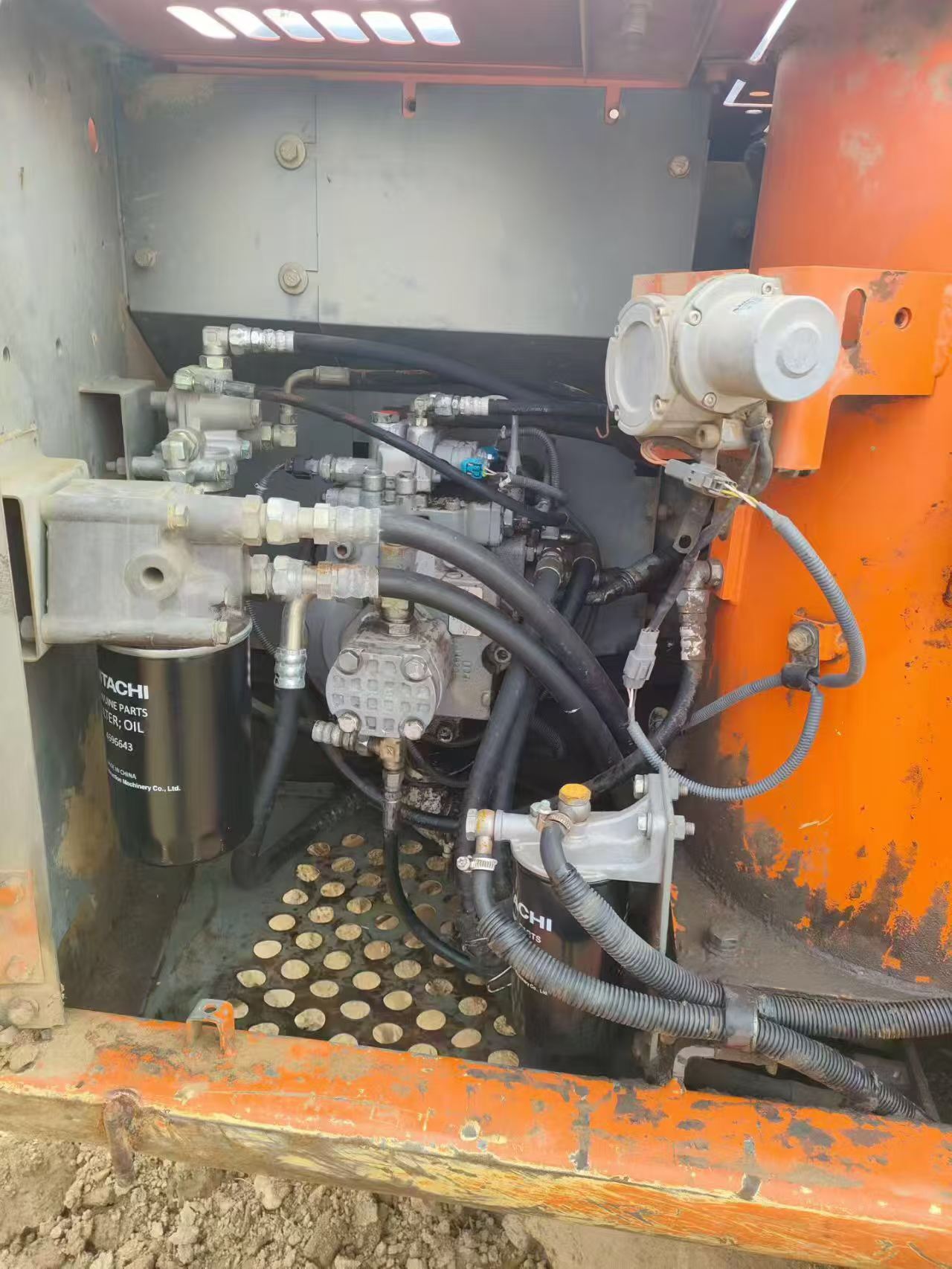 Used Hitachi EX120-6 Excavator 2013 Model / 2