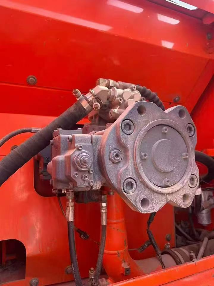 Used Doosan DX260LC Excavator 2014 Model / 4